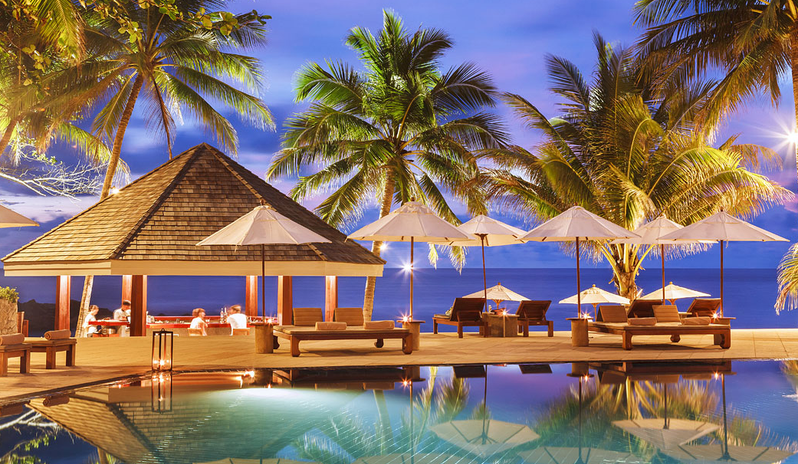 The Surin Phuket-Pool bar